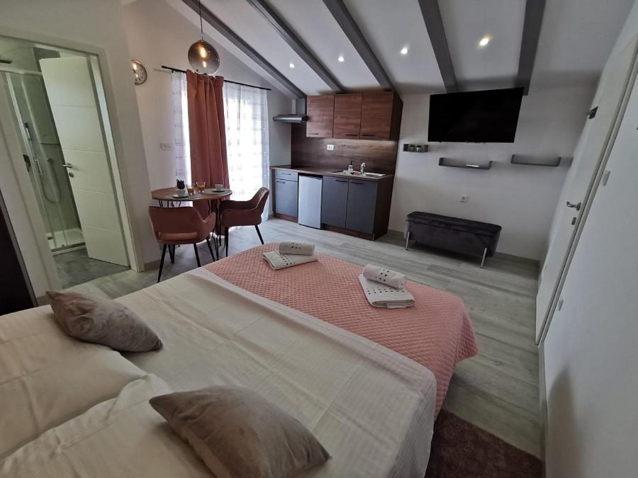 Appartement New Nikolina 4 Star à Mali Lošinj Extérieur photo