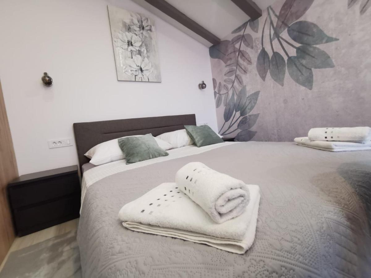 Appartement New Nikolina 4 Star à Mali Lošinj Extérieur photo